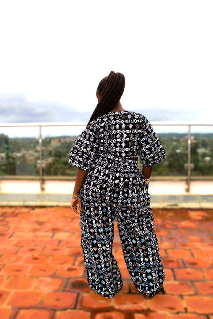 Monochrome Cowry Wide-Leg Two-Piece Set