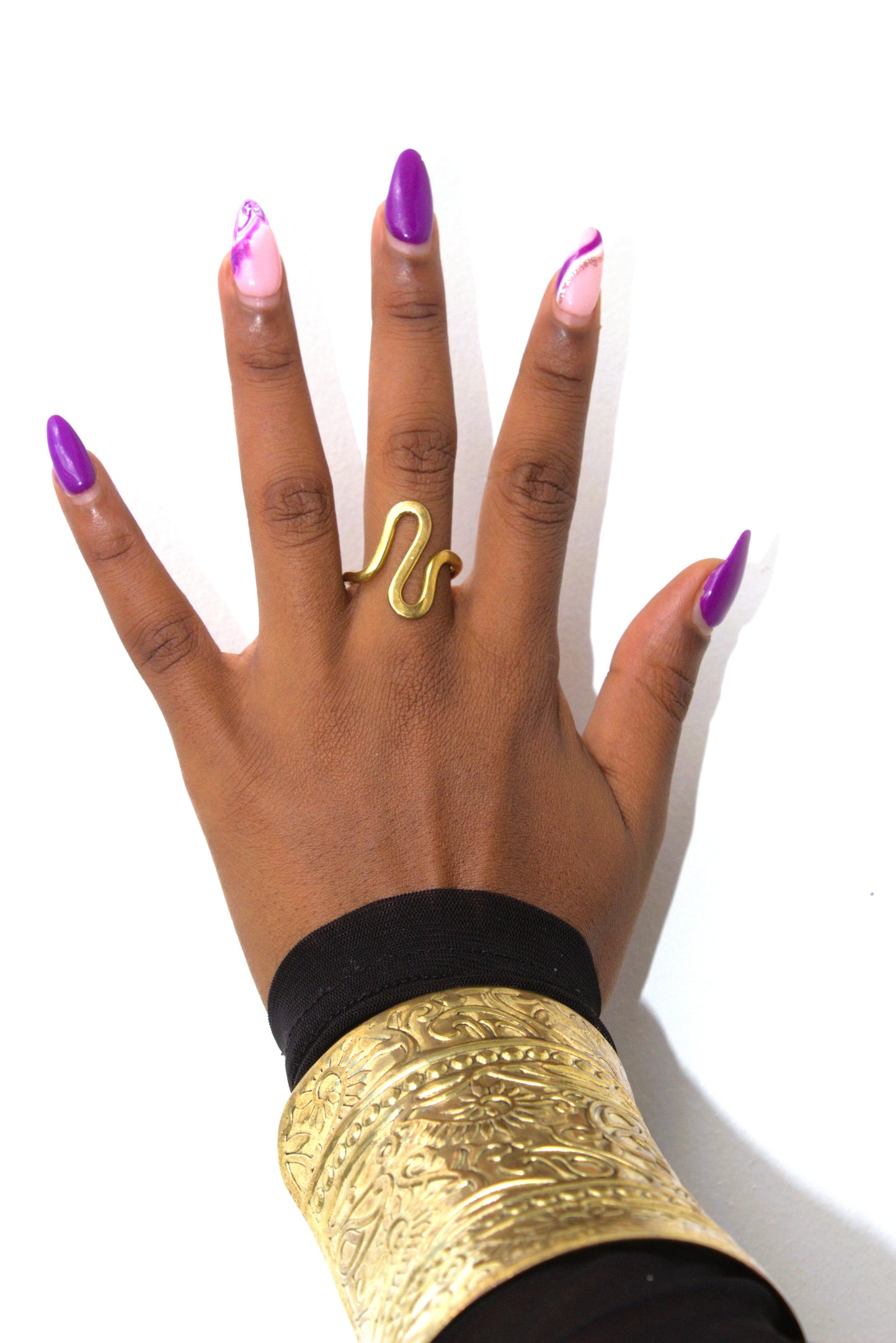 Signature Fluid Geometry Rings